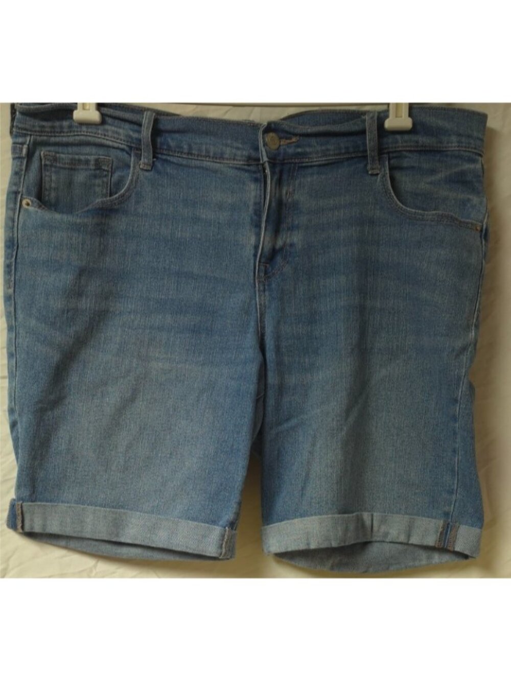 Old Navy Playa Womens Sz 14Blue Mid Rise Slim Fit Denim Bermuda Shorts 38x9